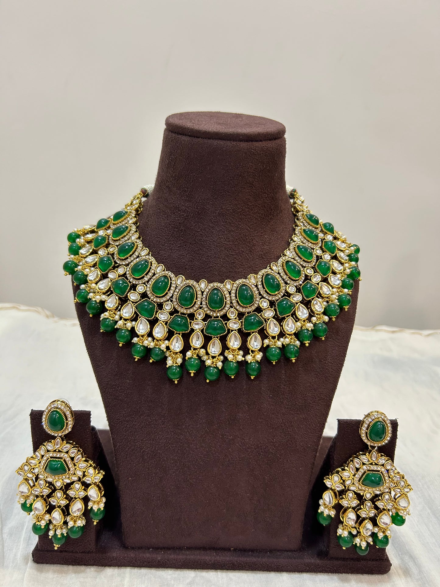 Rizvi necklace set