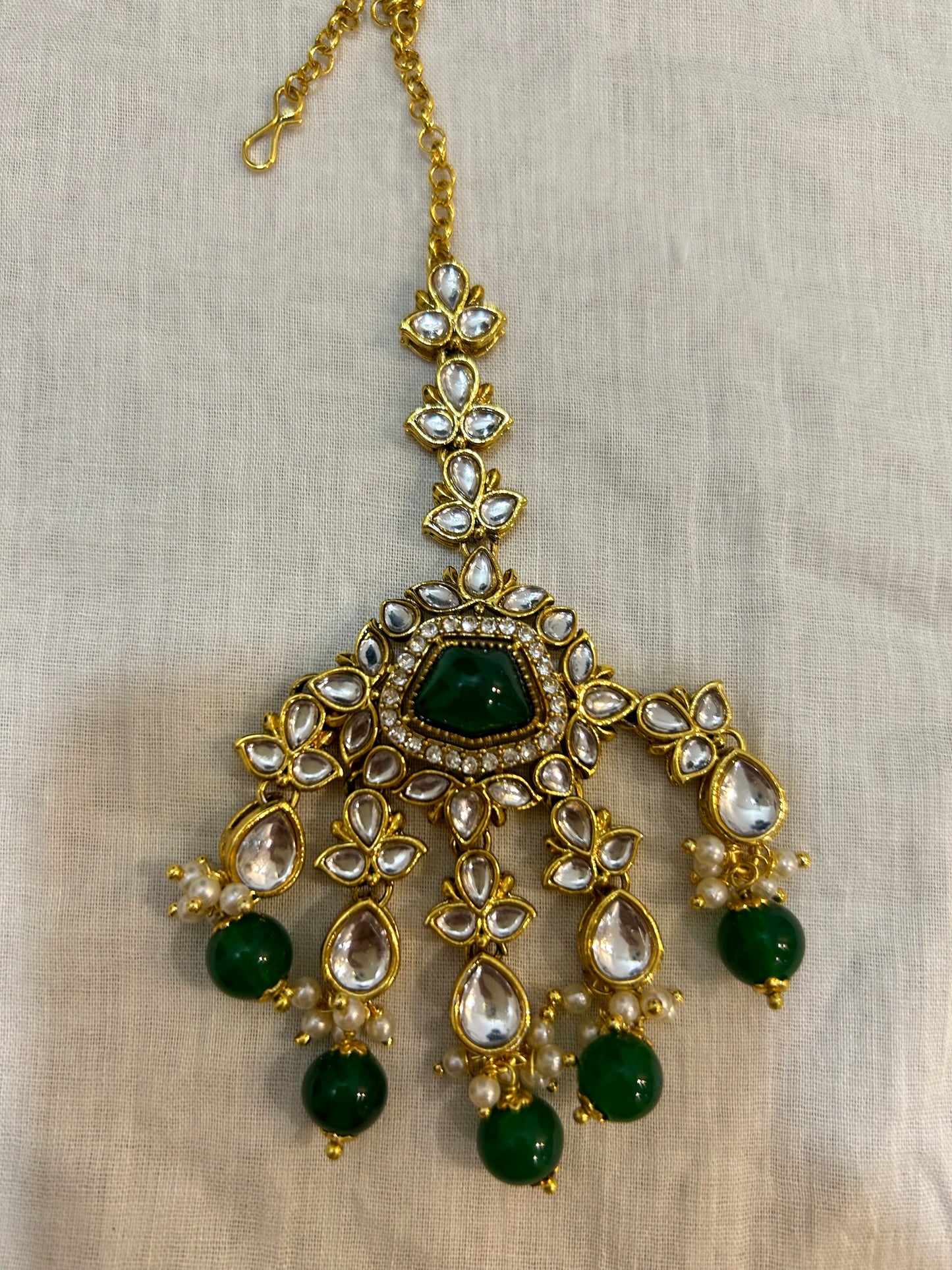 Rizvi necklace set