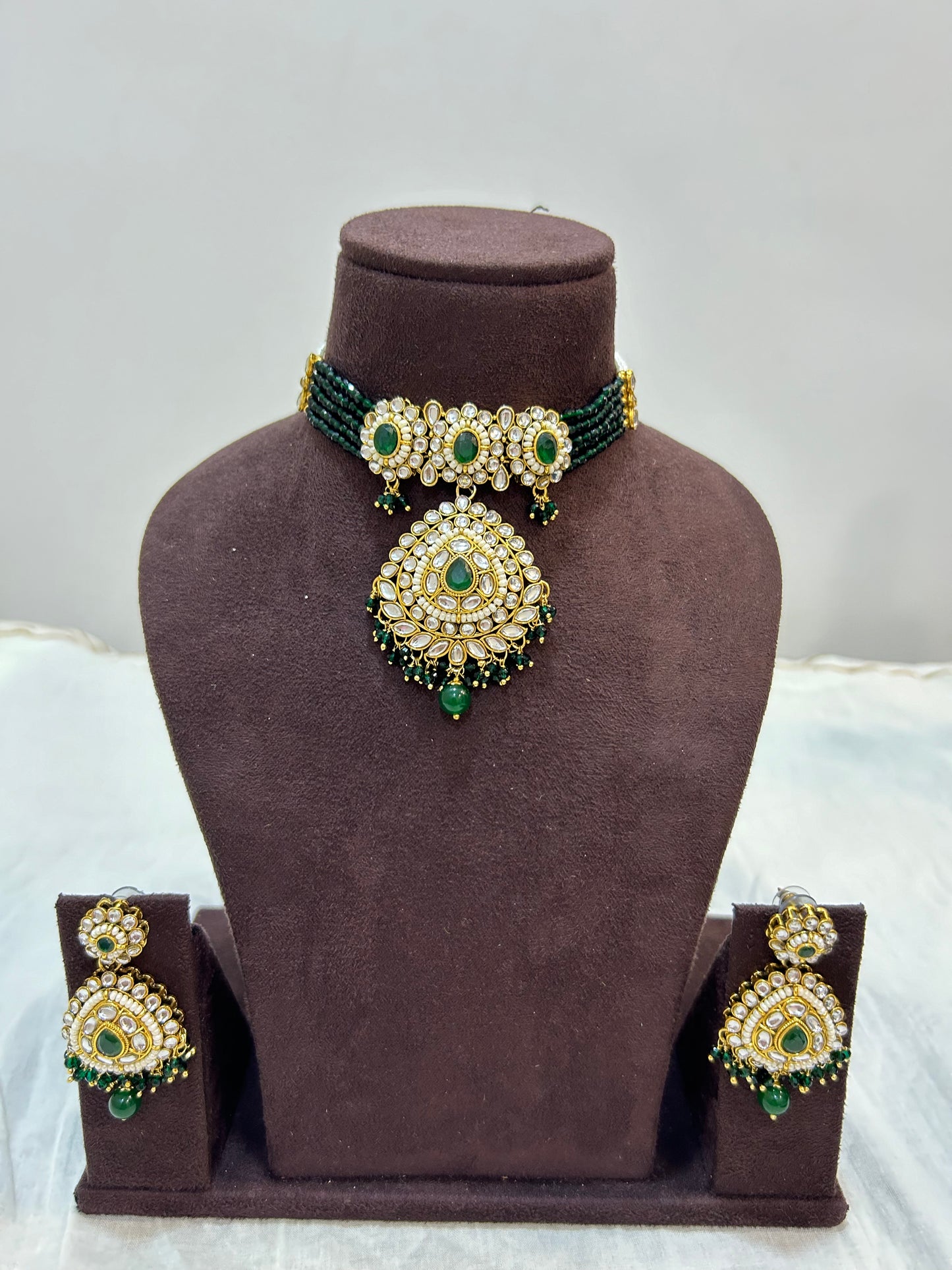 Divija choker set