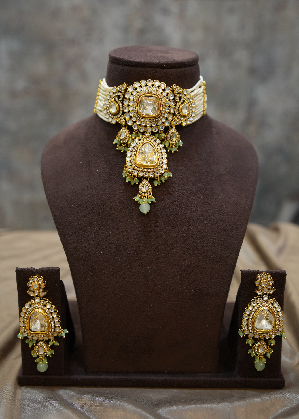 Gayatri Choker set