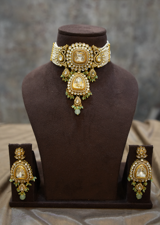 Gayatri Choker set